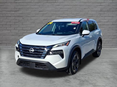 Used 2024 Nissan Rogue SV FWD image 4