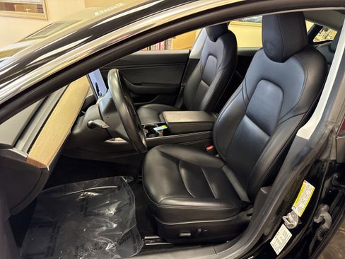Used 2019 Tesla Model 3 Standard Range Plus image 7