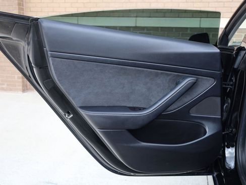 Used 2021 Tesla Model 3 Standard Range Plus RWD image 18