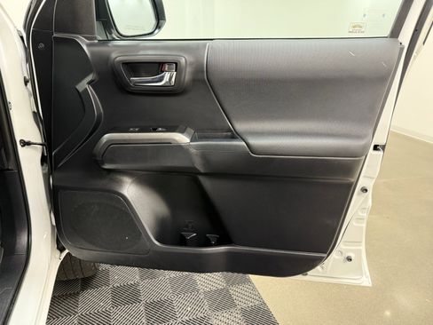 Used 2021 Toyota Tacoma TRD Sport image 30