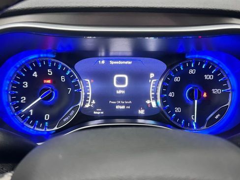 Used 2018 Chrysler Pacifica Limited w/ Tire & Wheel Group image 23