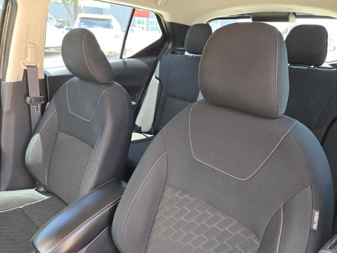 Used 2024 Nissan Kicks SV w/ Interior Electronics Package FWD image 9