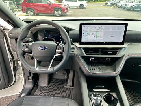 Used 2025 Ford Explorer ST-Line w/ Premium Package RWD image 19