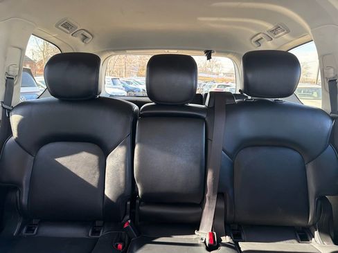 Used 2024 Nissan Armada SL image 30