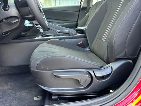Used 2021 Hyundai Elantra SEL FWD image 19