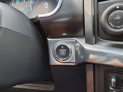 Used 2023 Ford F150 Lariat w/ Equipment Group 502A High image 33