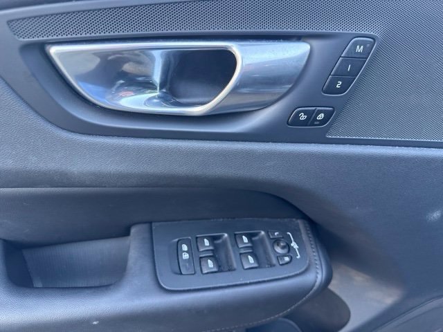 Used 2024 Volvo XC60 B5 Plus w/ Climate Package AWD/4WD image 12