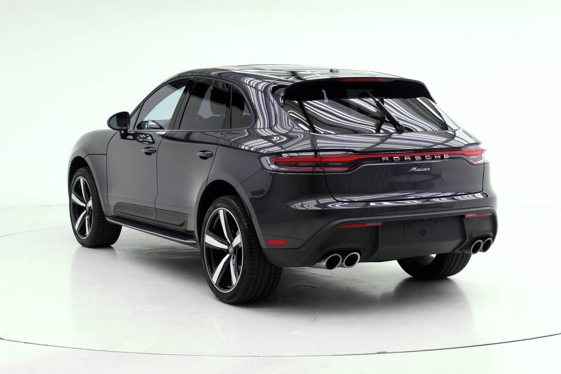 Used 2026 Porsche Macan AWD/4WD image 3