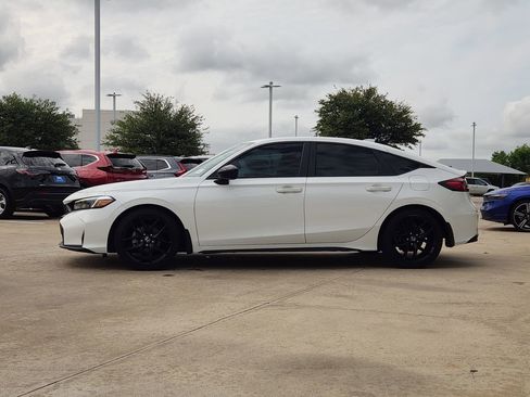 Used 2025 Honda Civic Sport image 4