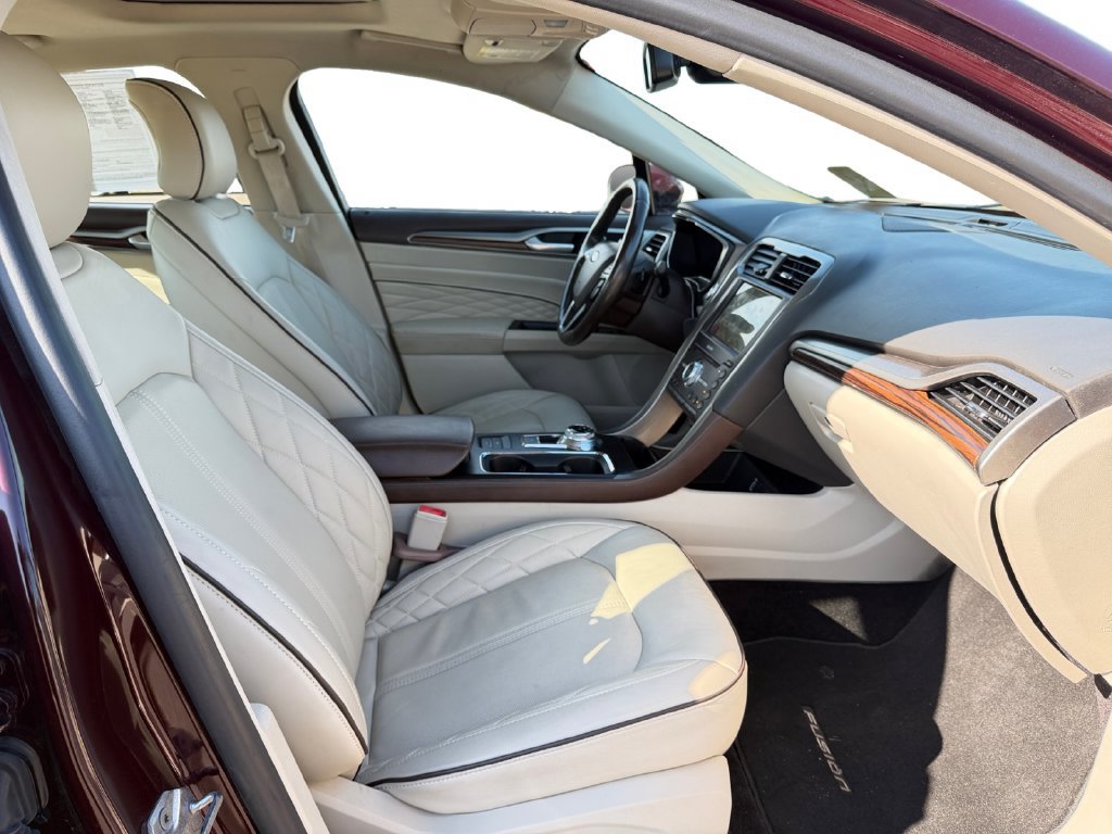 Used 2017 Ford Fusion Platinum AWD/4WD image 15
