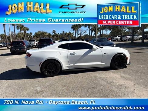 Used 2022 Chevrolet Camaro LT w/ Technology Package image 15