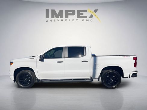 Used 2025 Chevrolet Silverado 1500 Custom w/ Turbomax Blackout Package AWD/4WD image 2