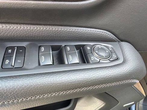 Used 2024 GMC Yukon XL Denali w/ Advanced Technology Package AWD/4WD image 9
