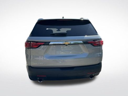 Used 2023 Chevrolet Traverse LT FWD image 5