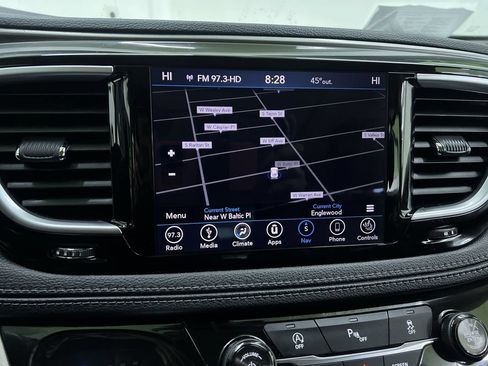 Used 2018 Chrysler Pacifica Limited FWD image 22
