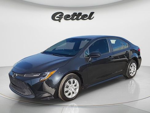 Used 2022 Toyota Corolla LE image 1