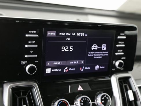 Used 2023 Kia Sorento LX image 17