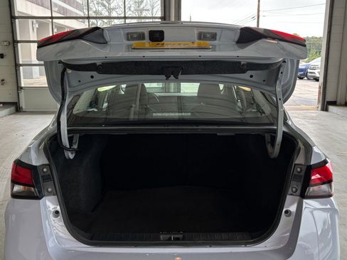 Used 2025 Nissan Versa SV FWD image 30