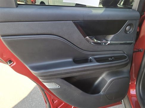 Used 2020 Lincoln Corsair Reserve w/ Equipment Group 201A image 9