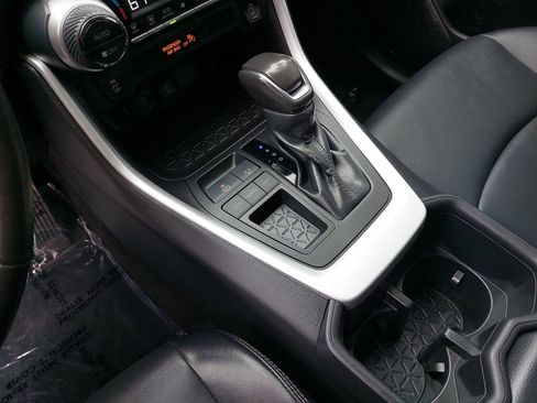 Used 2022 Toyota RAV4 XLE Premium FWD image 25