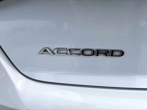 Used 2024 Honda Accord Touring image 10