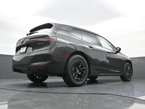 Used 2024 BMW iX xDrive50 w/ Premium Package AWD/4WD image 27
