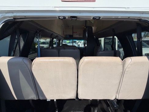 Used 2001 Ford E-350 and Econoline 350 Extended Super Duty image 21