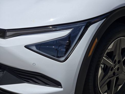 New 2026 Kia EV6 2WD image 6