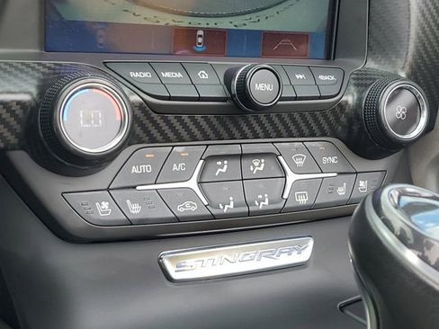Used 2018 Chevrolet Corvette Stingray Convertible RWD image 21