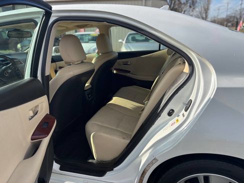 Used 2012 Lexus HS 250h image 17