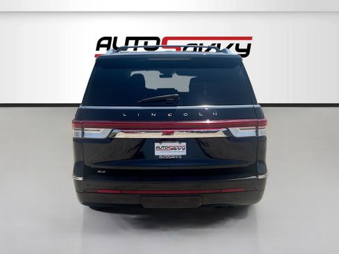 Used 2023 Lincoln Navigator Reserve AWD/4WD image 6