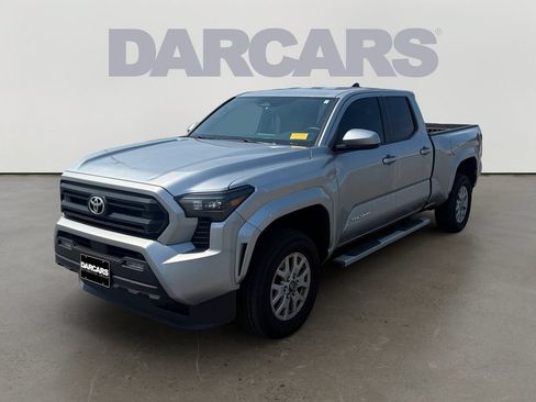 Used 2025 Toyota Tacoma SR5 AWD/4WD image 3