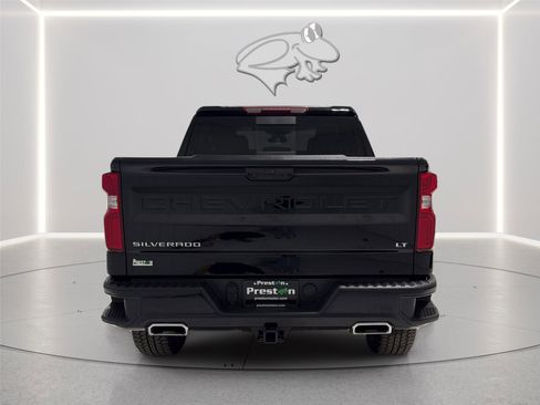 Used 2025 Chevrolet Silverado 1500 LT Trail Boss w/ Convenience Package II AWD/4WD image 4