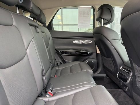 Used 2025 Genesis GV70 2.5T image 15