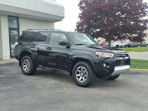 Certified 2023 Toyota 4Runner TRD Off-Road AWD/4WD image 24