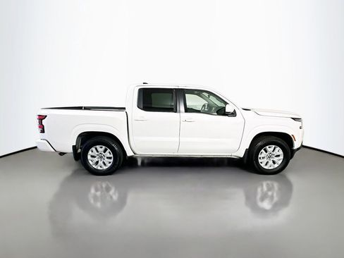 Used 2024 Nissan Frontier SV w/ SV Convenience Package image 4