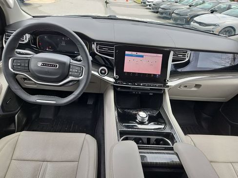 Used 2022 Jeep Wagoneer Series III w/ Convenience Group I RWD image 9