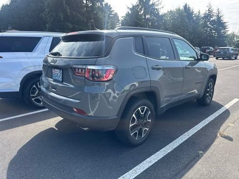 Used 2019 Jeep Compass Sport AWD/4WD image 3