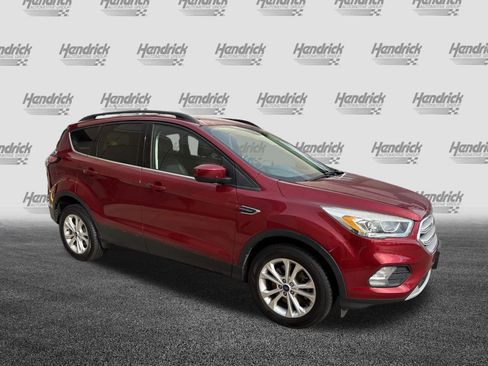 Used 2018 Ford Escape SEL image 2