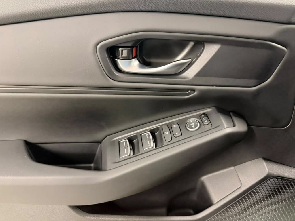 Certified 2025 Honda Accord SE image 22