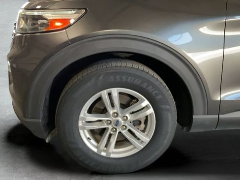 Used 2020 Ford Explorer XLT w/ Equipment Group 202A AWD/4WD image 52