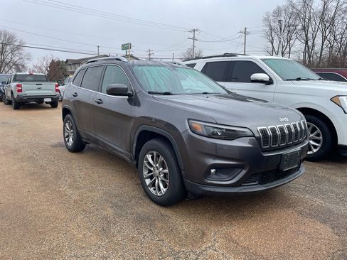 Used 2019 Jeep Cherokee Latitude Plus image 1