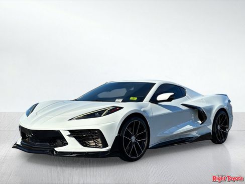 Used 2022 Chevrolet Corvette Stingray Coupe RWD image 2