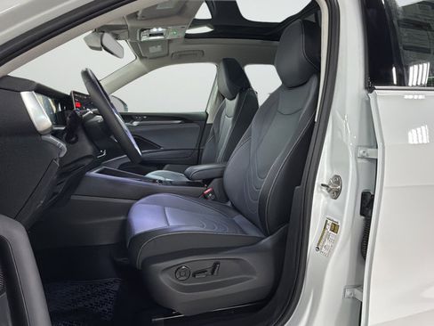 New 2026 Volkswagen Tiguan SE AWD/4WD image 17