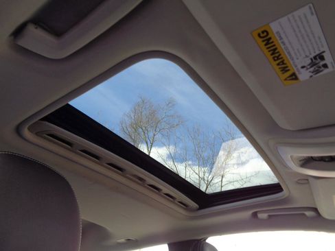 Used 2012 Volvo C30 T5 R-Design image 9