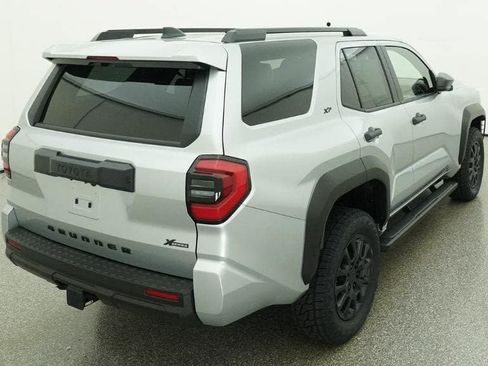 Used 2026 Toyota 4Runner SR5 RWD image 8