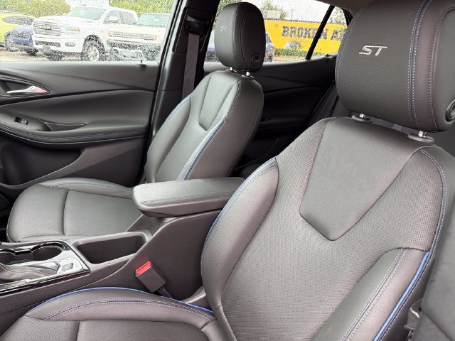 Used 2026 Buick Encore GX Sport Touring w/ Comfort Package FWD image 19