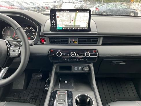 New 2025 Honda Pilot Touring image 22