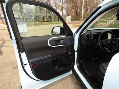 Used 2025 Ford Bronco Sport Heritage w/ Convenience Package AWD/4WD image 11