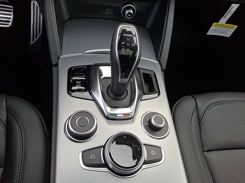 New 2026 Alfa Romeo Stelvio Sprint image 11